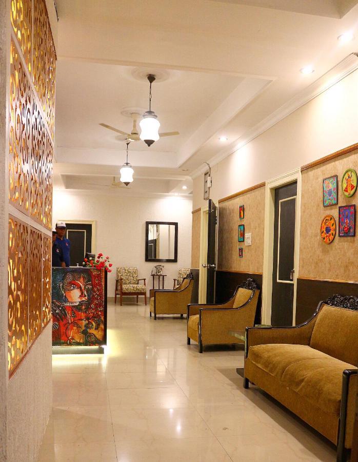 Crossroads Otel Kalküta Dış mekan fotoğraf