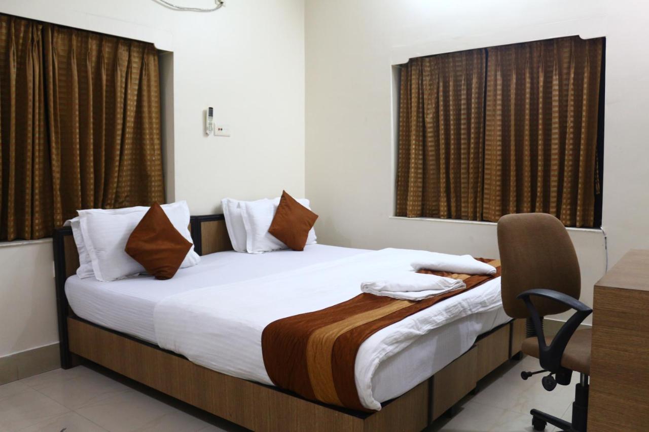 Crossroads Otel Kalküta Dış mekan fotoğraf